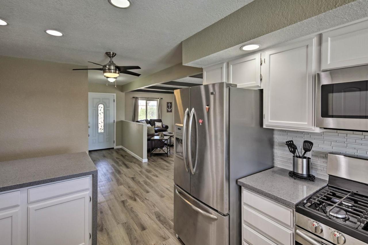 Lake Havasu Home With Pool And Mtn Views, Near Marina Lake Havasu City Buitenkant foto